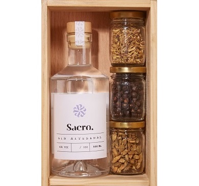 [4188] GIN ARTESANAL SACRO 500 ML EN CAJA CON BOTANICOS